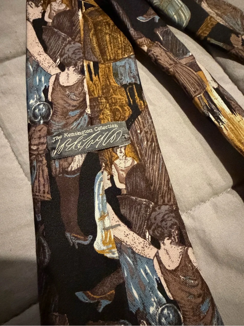 Men's Artistic Patterned Tie in Brown and Gold